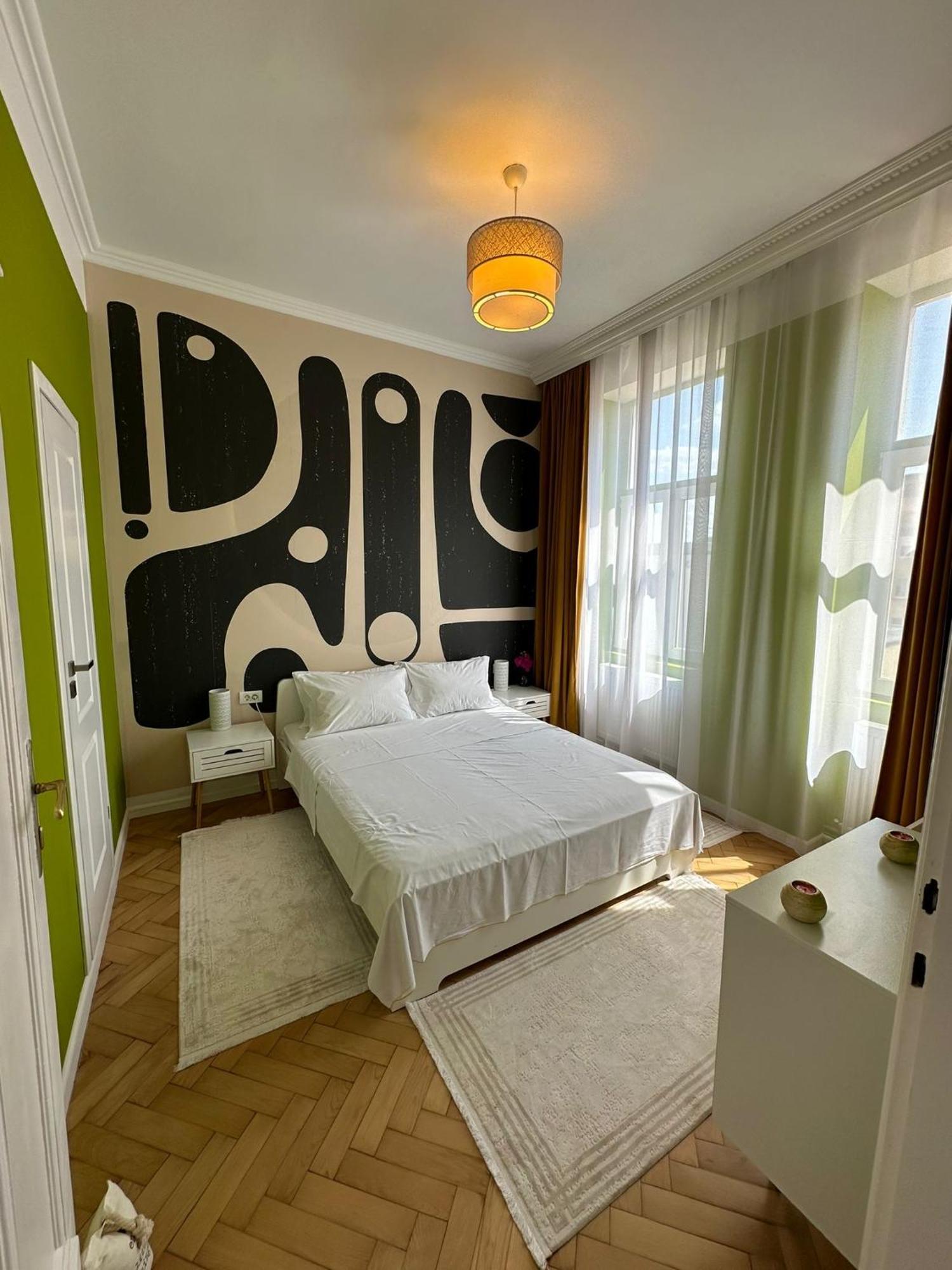 Apartment Victoriei Square By David